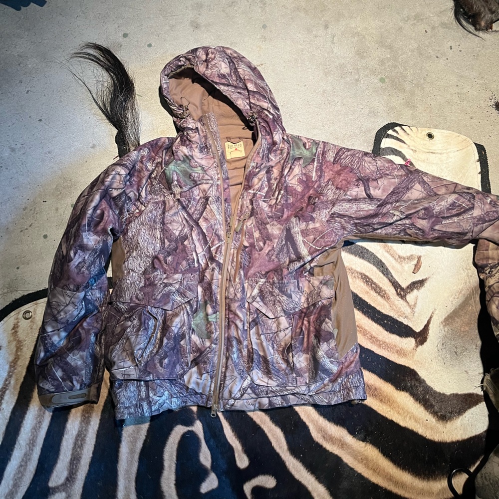 Red head hunting jacket. Warm. Camo. Sitka. Mossy Oak. First lite.